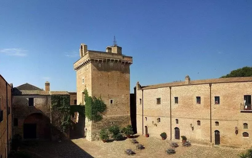 مسافرخانه Il Filaro Del Castello Di San Basilio