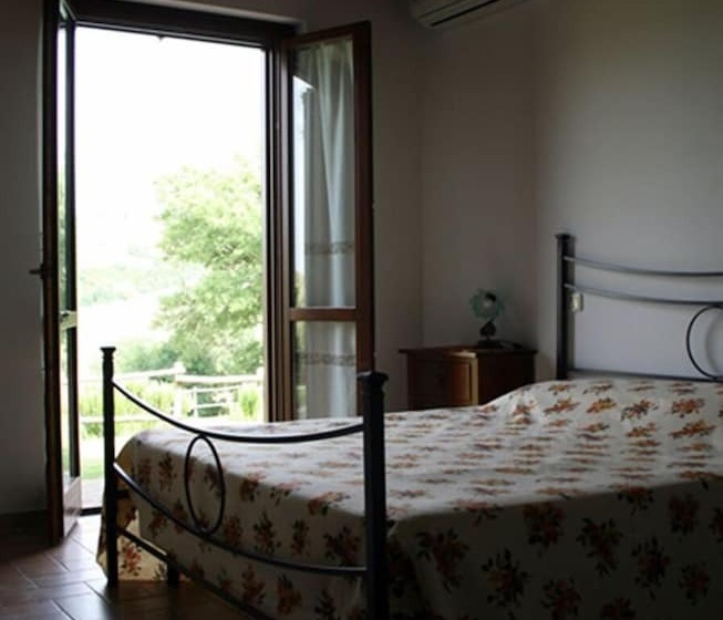 בית מלון כפרי Agriturismo Serratone