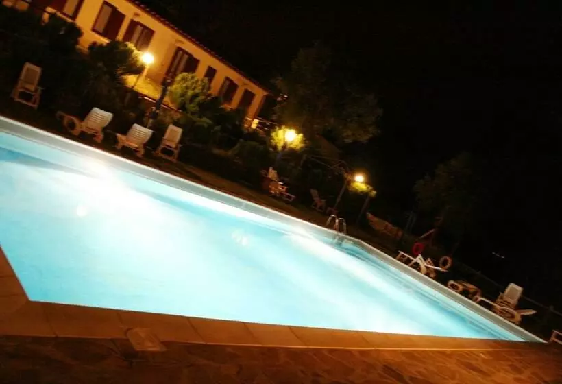 田舎風ホテル Agriturismo Serratone