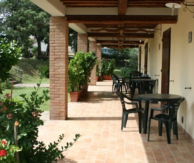 בית מלון כפרי Agriturismo Serratone