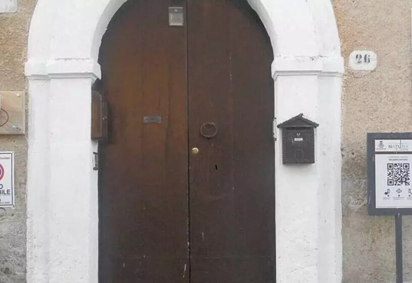 تختخواب و صبحانه Palazzo L Occaso