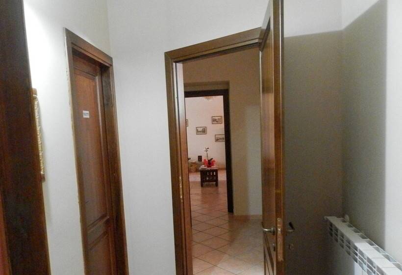 تختخواب و صبحانه Palazzo L Occaso