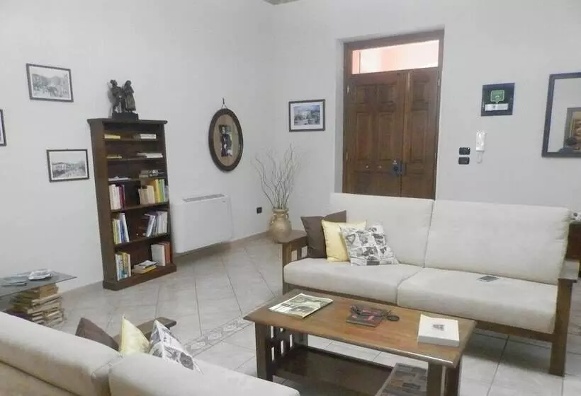 تختخواب و صبحانه Palazzo L Occaso