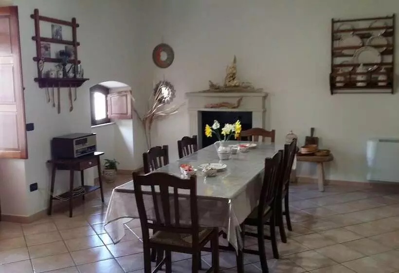 تختخواب و صبحانه Palazzo L Occaso
