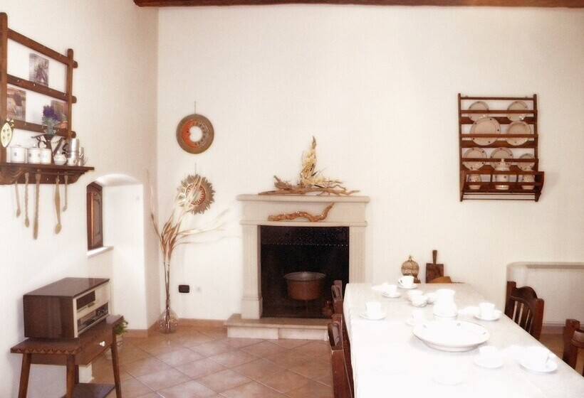 تختخواب و صبحانه Palazzo L Occaso