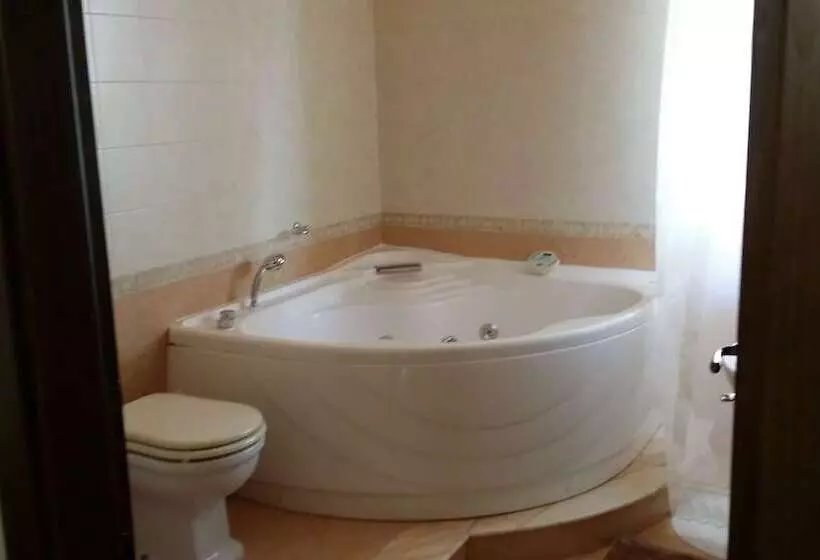 تختخواب و صبحانه Palazzo L Occaso