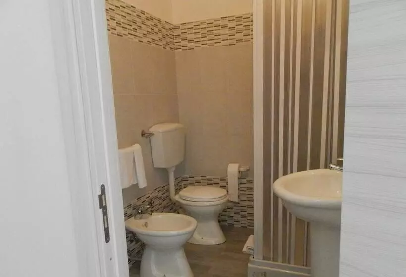 تختخواب و صبحانه Palazzo L Occaso
