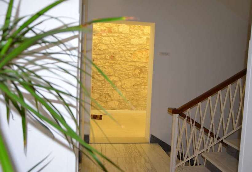 פנסיון Archinuè Suite & Apartments