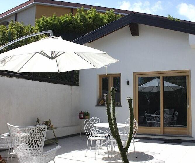 پانسیون Guest House Ara Town