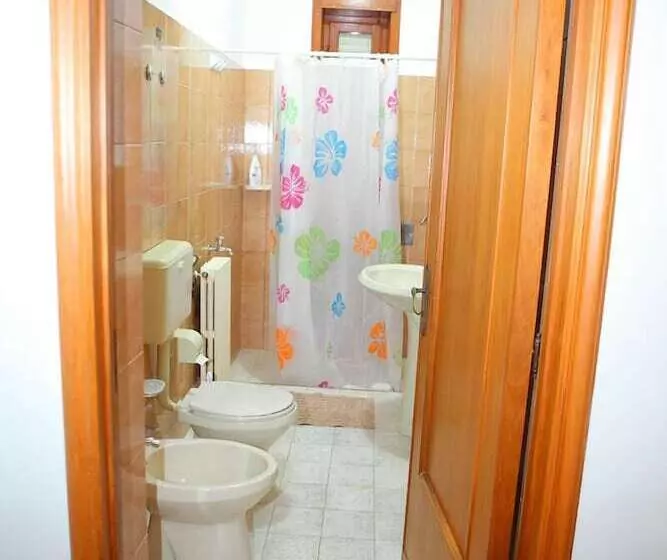 Majatalo Le Stanze Di Lucia Vicino Ospedale Cardinale Panico A Tricase