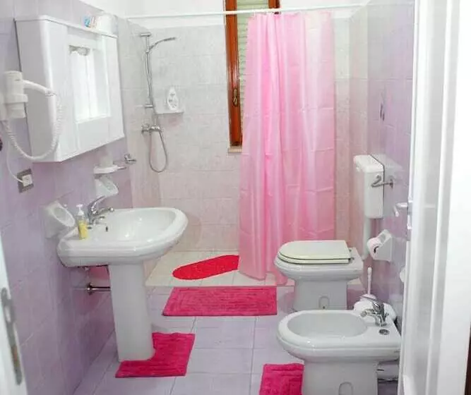 Majatalo Le Stanze Di Lucia Vicino Ospedale Cardinale Panico A Tricase