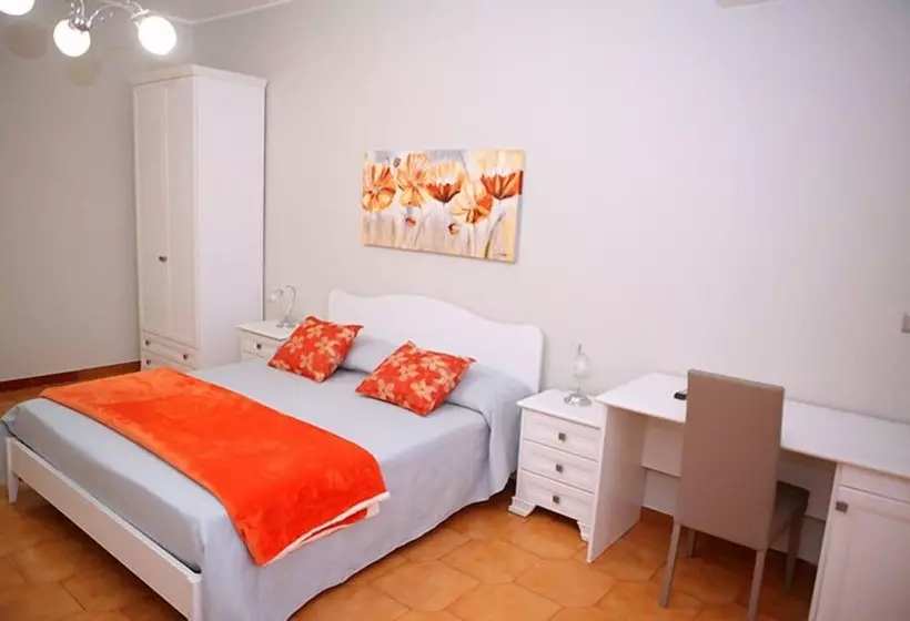 Majatalo Le Stanze Di Lucia Vicino Ospedale Cardinale Panico A Tricase