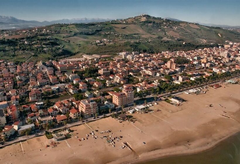 فندق ريفى Agriturismo Isola Dei Calanchi   Guest House