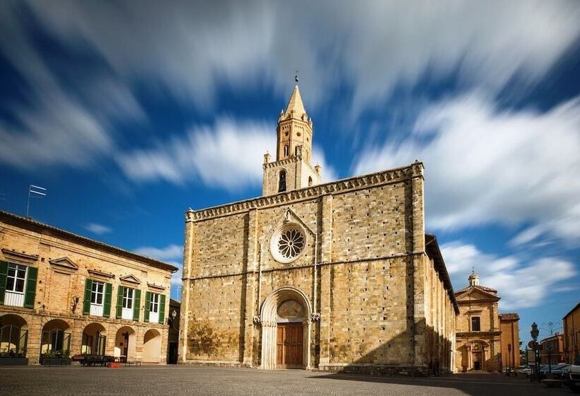 فندق ريفى Agriturismo Isola Dei Calanchi   Guest House