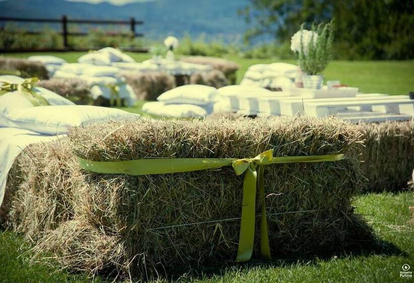 فندق ريفى Agriturismo Isola Dei Calanchi   Guest House