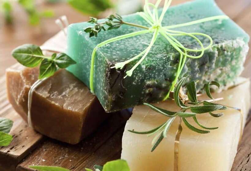 فندق ريفى Agriturismo Isola Dei Calanchi   Guest House