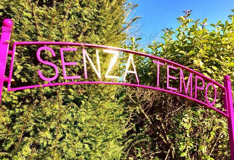 ベッドアンドブレックファースト Senza Tempo Room & Breakfast