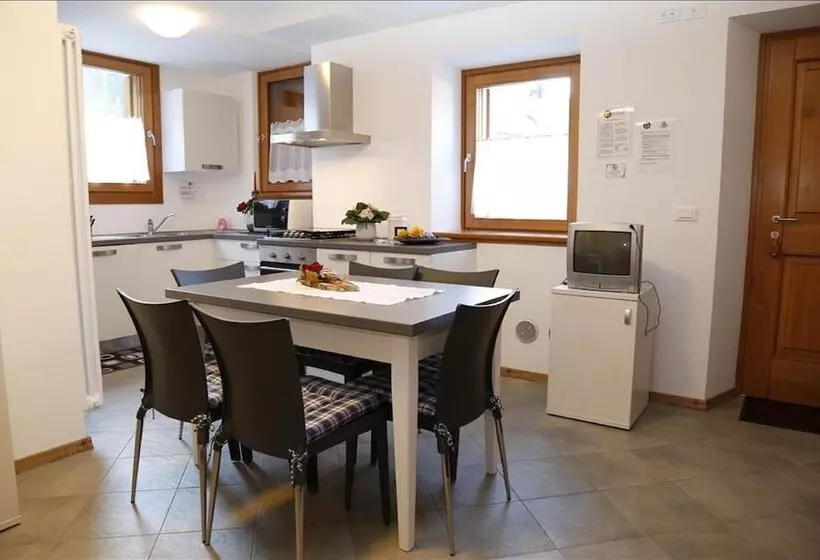 Hostelli Albergo Diffuso Zoncolan