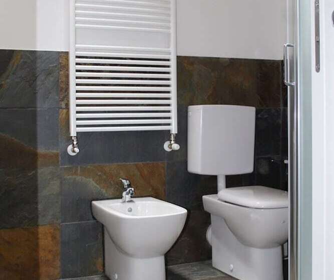 簡易ホテル Albergo Diffuso Zoncolan