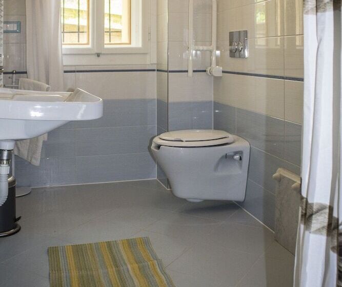 簡易ホテル Albergo Diffuso Zoncolan