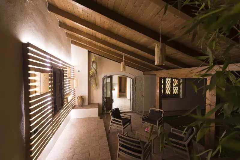 مسافرخانه Bbuss Country Club
