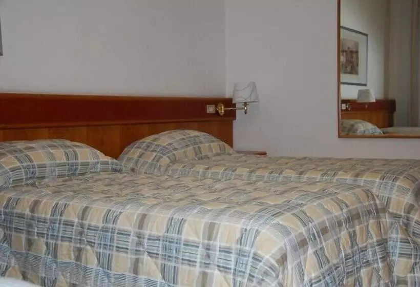 ホテル Albergo Ristorante Del Ponte