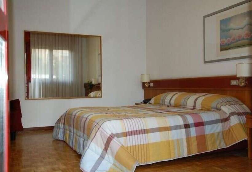 Отель Albergo Ristorante Del Ponte