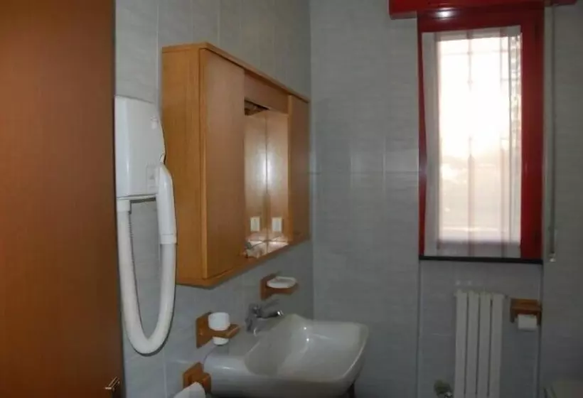 ホテル Albergo Ristorante Del Ponte