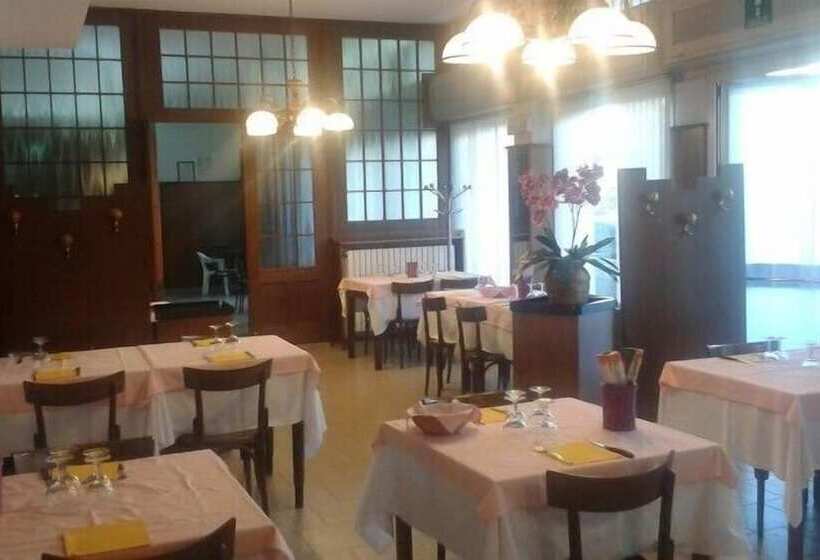 Отель Albergo Ristorante Del Ponte