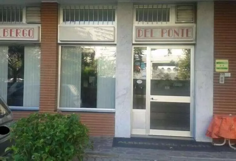 ホテル Albergo Ristorante Del Ponte