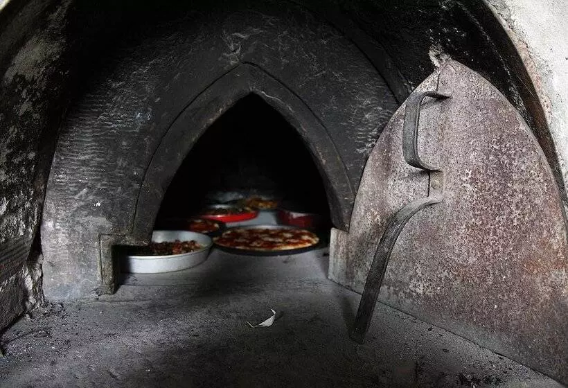 Maaseutuhotelli Villa Cheti