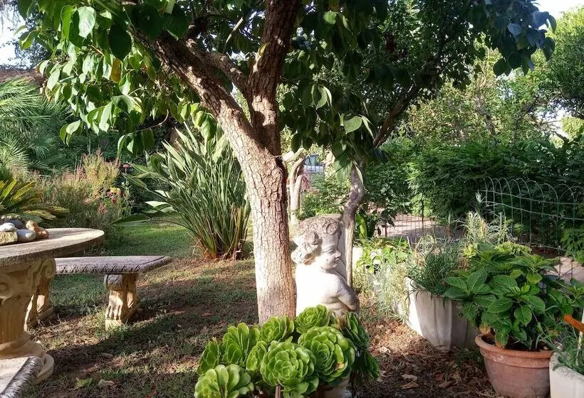 Aamiaismajoitus (B&B) Villa Corrias