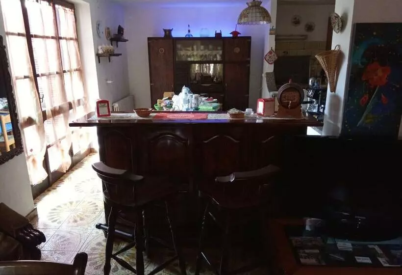 Aamiaismajoitus (B&B) Villa Corrias