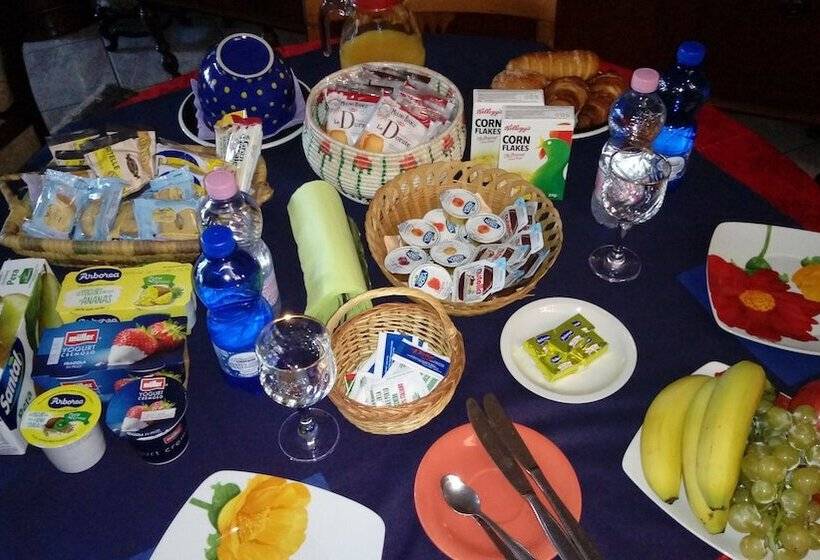 مبيت وإفطار Villa Corrias