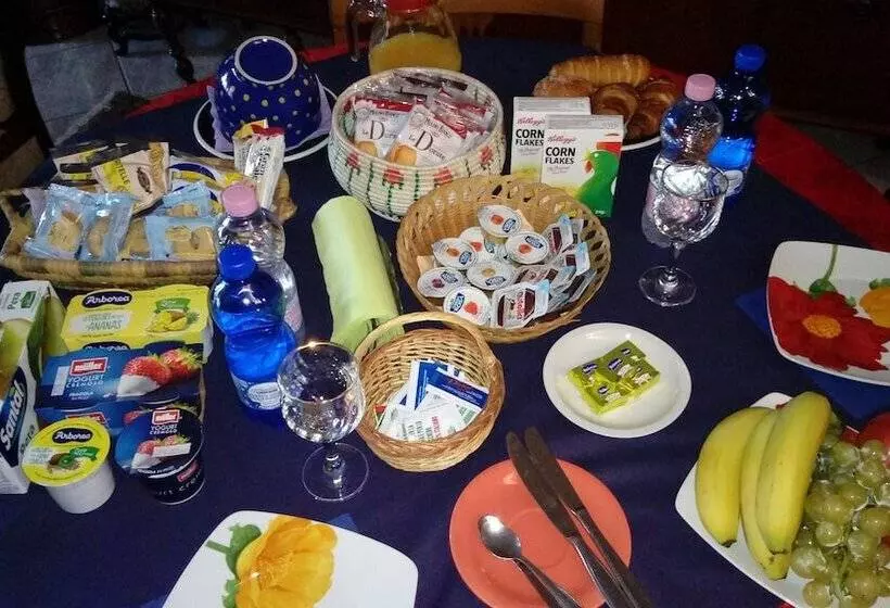 Aamiaismajoitus (B&B) Villa Corrias