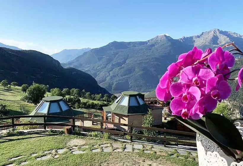 Hotelli Dalailama Village