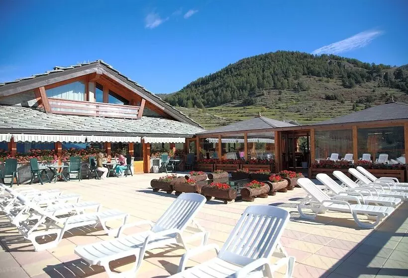 Hotelli Dalailama Village