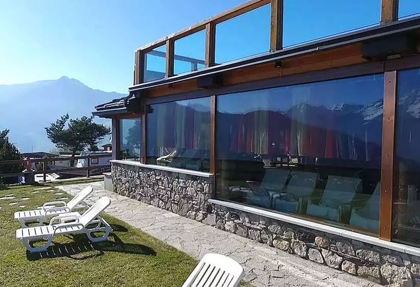 Hotelli Dalailama Village