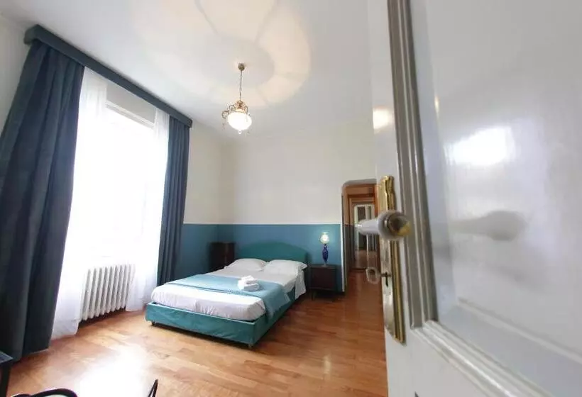 تختخواب و صبحانه Town House Messina Paradiso