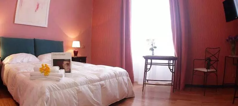تختخواب و صبحانه Town House Messina Paradiso