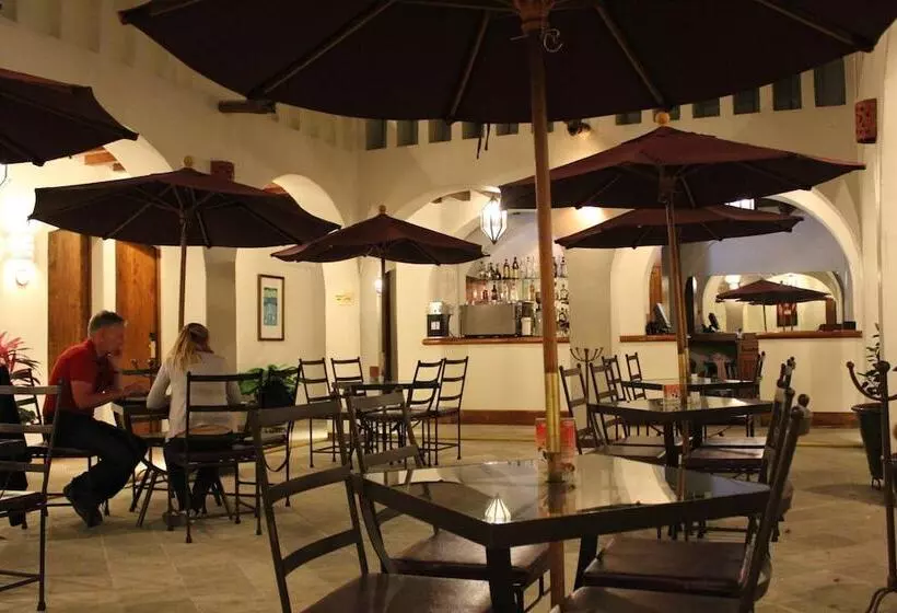 هتل Casa Conzatti