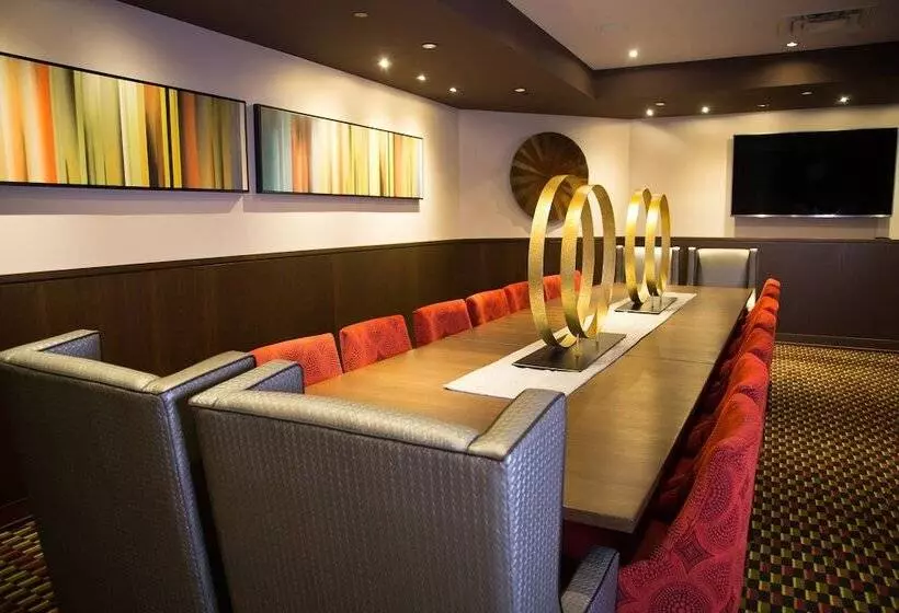 ホテル Courtyard By Marriott Niagara Falls