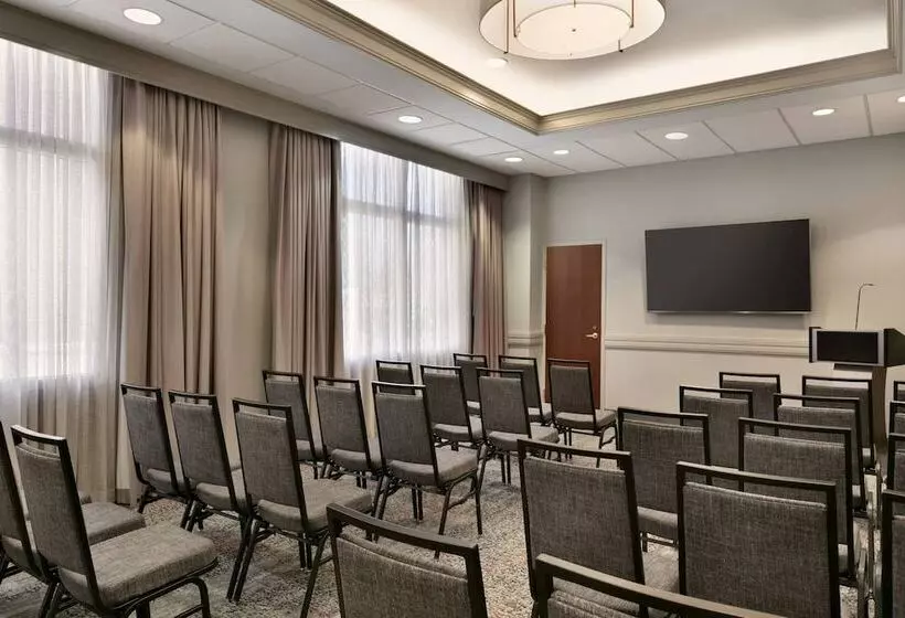 Отель Courtyard By Marriott Tysons Mclean
