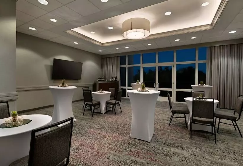 Отель Courtyard By Marriott Tysons Mclean