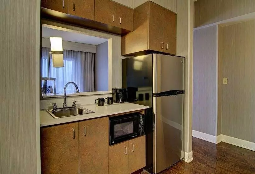 Отель Courtyard By Marriott Tysons Mclean