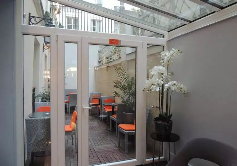 ホテル Eden Opera