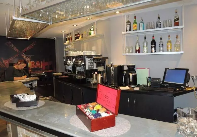 ホテル Eden Opera