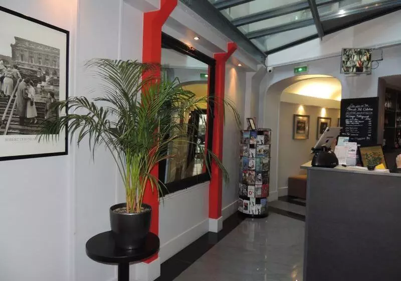 ホテル Eden Opera