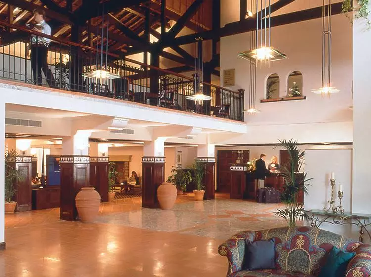 Europa Gatwick Hotel & Spa