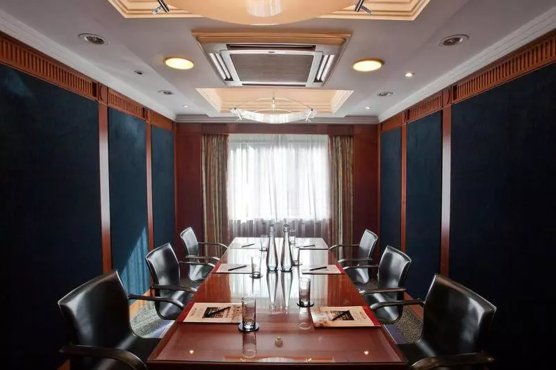 Europa Gatwick Hotel & Spa